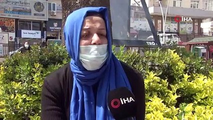 Kadın ayakkabı boyacısını görenler şaşırıyor; o evini geçindirmenin derdinde