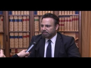 محمود عباس يمنح عاصي الحلاني جواز سفر فلسطيني - عمر خداج