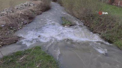 Kağıttan gemi yüzdürürken dereye düşen 5 yaşındaki çocuk hayatını kaybetti