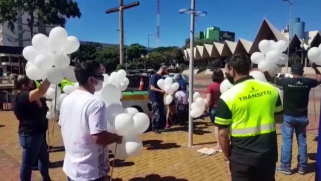 Ação é realizada pela Transitar no Centro de Cascavel em alusão ao Dia Nacional da Paz no Trânsito