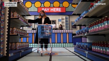 فيديو: "ميني ماركت" في أحد متاحف لندن لتسليط الضوء على أهمية العمل الإبداعي