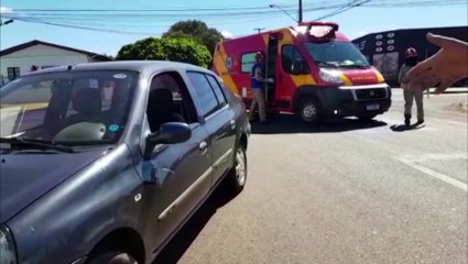 Ciclista de 45 anos sofre contusão na cabeça ao colidir com carro na Rua da Amizade