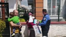 4 yaşındaki minik kızın polis korkusunu böyle yendiler