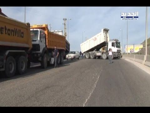 سائقو الشاحنات يحتجزون المواطنين رهينة! - حسان الرفاعي