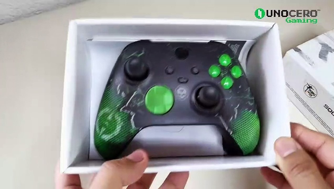 Unboxing control de Xbox Series edición Outriders