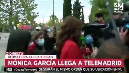 Mónica García llega a los estudios de Telemadrid