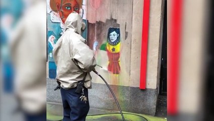 Suyun inanılmaz gücü grafitiyi böyle yerinden söktü