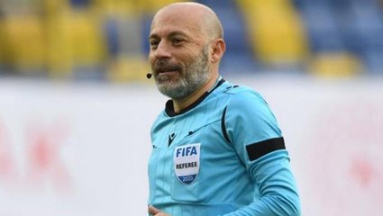 TFF'nin Cüneyt Çakır'ı tebrik etmek için kullandığı fotoğraf alay konusu oldu: Prittle mi yapıştırdınız!