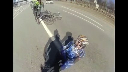 Emniyet şeridine giren TIR az kalsın faciaya neden oluyordu!