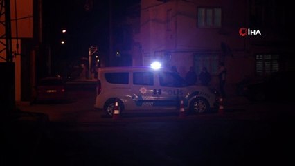 Freni boşalan kamyon elektrik direğine çarparak durabildi