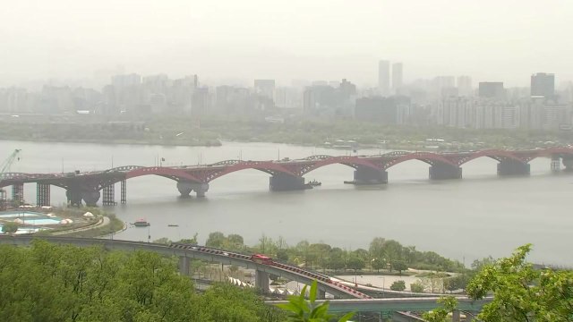 [날씨] 오늘도 초여름 더위, 서울 27℃...중서부 미세먼지 / YTN