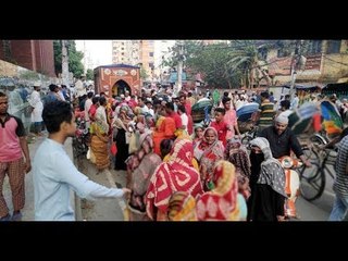 গাড়ি থামলেই ছুটে গিয়ে লাইনে দাঁড়ায় ওরা || jagonews24.com