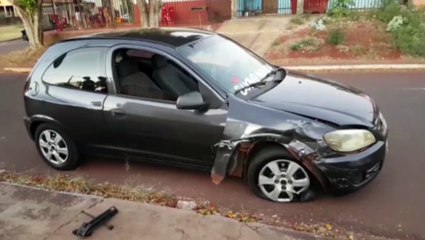 Clio e Celta se envolvem em acidente na Rua Parecis, no Bairro Santa Cruz