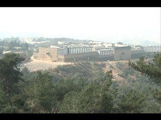 السجناء مستمرون في الإضراب عن الطعام  -  يمنه فواز