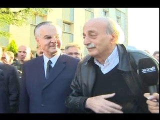 جنبلاط يدعو الى انتظارِ الغيمة البيضاء - رواند ابو خزام