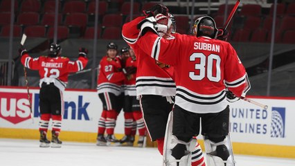 Blackhawks stun Predators with comeback victory