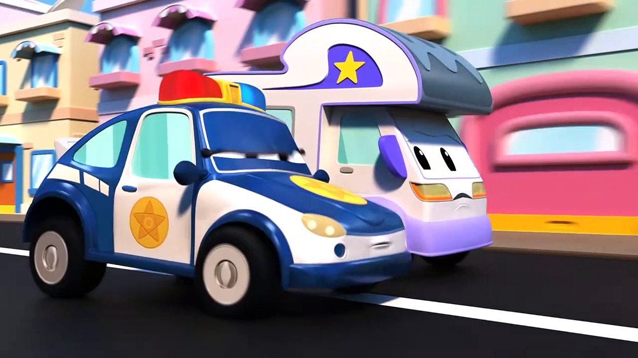 Dessin Animés De Camion -  Super Voiture De Course Pourchasse Un Fantôme Terrifiant