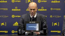 Zidane : “On profite de Benzema, et j’espère que le Real Madrid pourra encore profiter de lui pendant longtemps”
