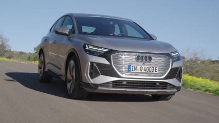 Audi Q4 Sportback e-tron in Floret silver Driving Video