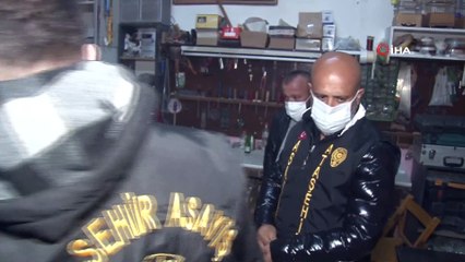 Ataşehir’de kumar oynayarak kısıtlamayı delen kişilerden pes dedirten savunma: 'Dost meclisiyiz, iftar açıyorduk'