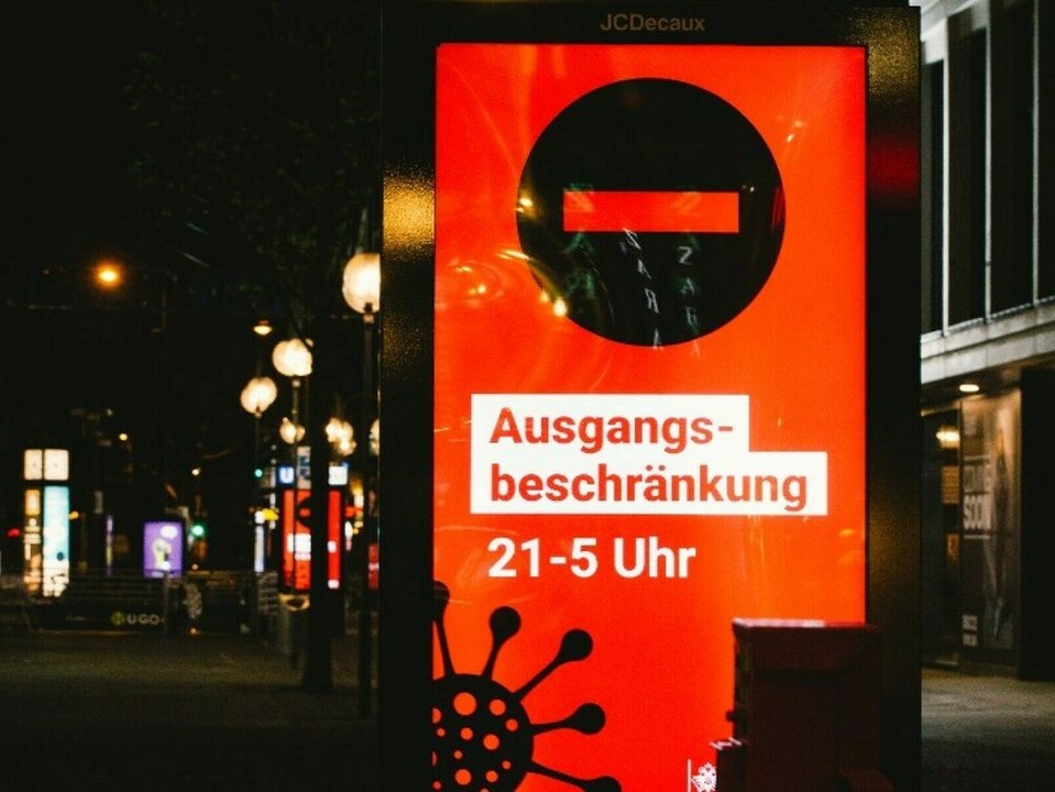 Neue studie: nächtliche ausgangssperren wohl wenig effektiv