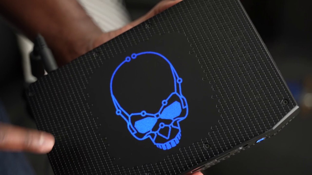 Smallest Gaming PC ever! INTEL Phantom Canyon 11th Gen PC