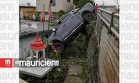 Accident à Floréal ce matin : Un 4×4 termine sa course dans une cour