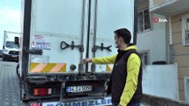 Kocaeli'den takibe aldıkları elektronik eşya dolu kamyoneti  Sancaktepe’de dakikalar içinde böyle soydular