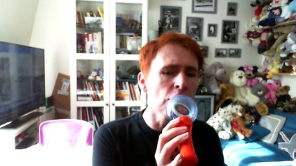 Wiwi égratigne "there"