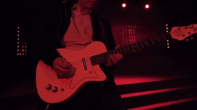 Strawberry Pills - Όλα Καίνε (Official Music Video)