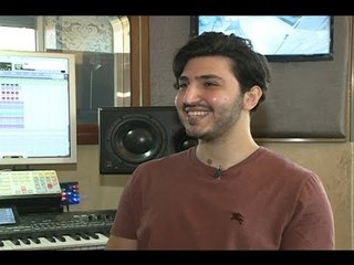 ماذا غنى نجل فضل شاكر لأبيه؟  - عمر خداج