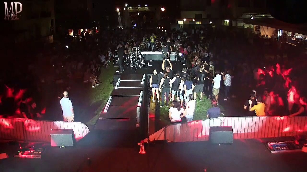 U2 Tribute, Velvet Dress - Sunday Bloody Sunday