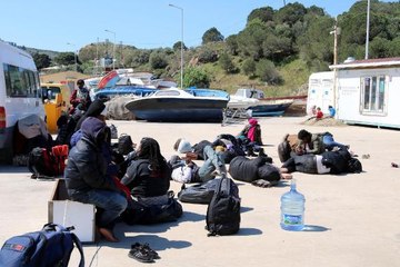 YUNAN ASKERLERİNİN TÜRK KARA SULARINA İTTİĞİ BOTTAKİ 23 KAÇAK GÖÇMEN KURTARILDI