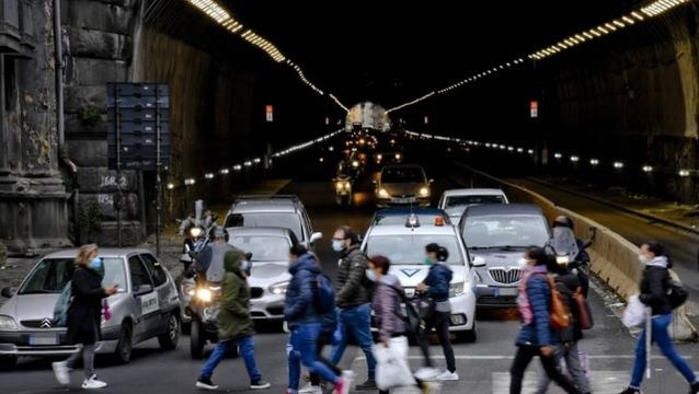 Covid: İtalya'da seyahat için 'yeşil sertifika' uygulaması başlıyor