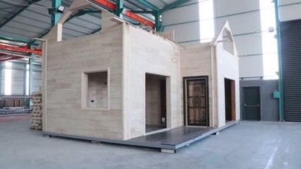 Salgın döneminde üretimine başladığı demonte ahşap evlere yönelik talebe yetişmeye çalışıyor