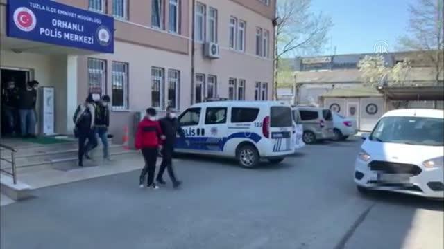 Tuzla'da şüphe üzerine durdurulan araçta 2 kilo 656 gram uyuşturucu hap ele geçirildi