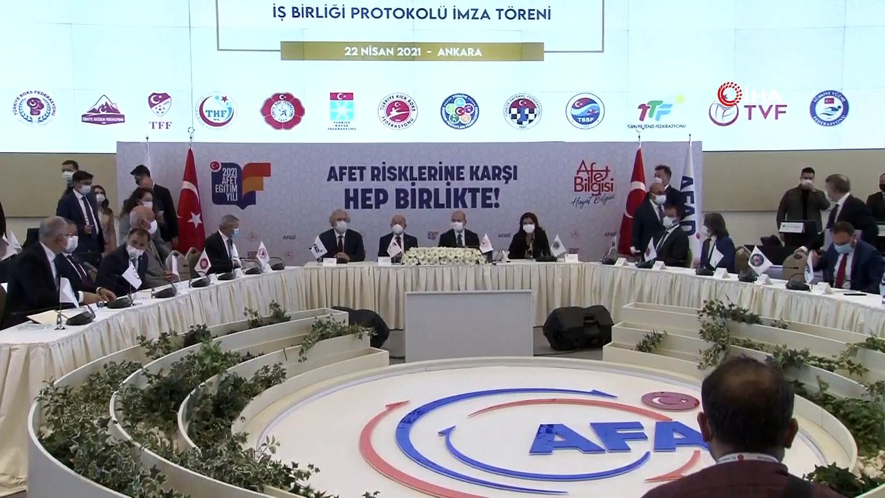 İçişleri Bakanı Süleyman Soylu, 2021 Afet Eğitim Yılı kapsamında düzenlenen işbirliği protokolü imza törenine katıldı.