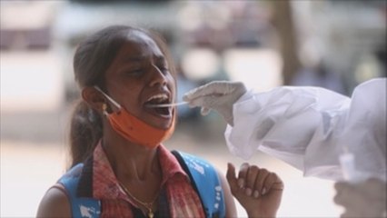 La India supera los 300.000 casos diarios de covid y nuevo récord de muertos