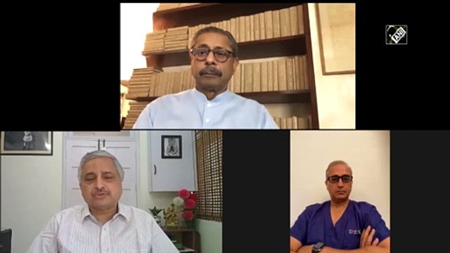 टीका बीमारी को गंभीर रूप लेने से रोकता है, टीका संक्रमण को रोक नहीं सकता है: एम्स निदेशक