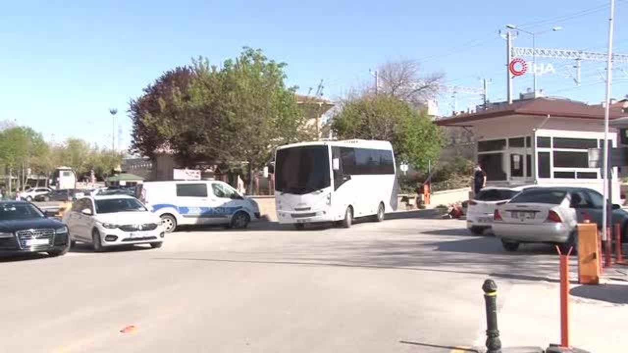 Montrö bildirisi soruşturması kapsamında emniyette ifadesi alınan emekli 5 amiral ve bir tuğgeneral, Ankara Adliyesine getirildi