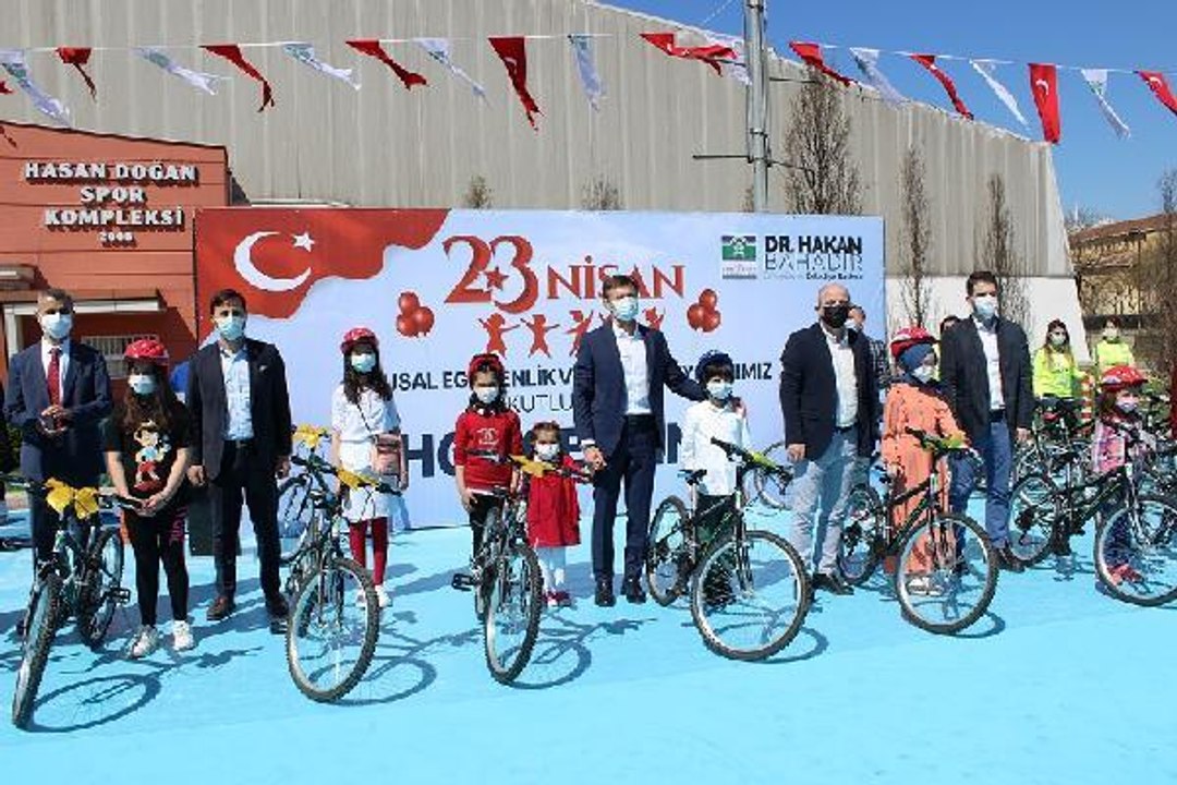 Son dakika haber! 23 NİSAN'A ÖZEL ÇOCUKLARA 23 BİSİKLET HEDİYE EDİLDİ