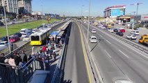 İstanbul'da 3 günlük kısıtlama öncesi trafik yoğunluğu arttı