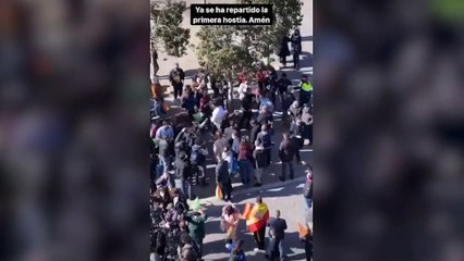 Vídeo de un vecino de la agresión en un mitin de Vox en Barcelona el 1 de febrero