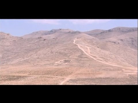 نصرالله يخلع بزّته العسكرية ولا يترك الساح - آدم شمس الدين