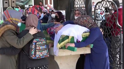 Motosiklet kazasında hayatını kaybeden anneanne ve torunu son yolculuğuna uğurlandı
