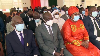 Video herunterladen: Les membres du CESEC rendent hommage à Cheikh Aïma Mamadou Traoré