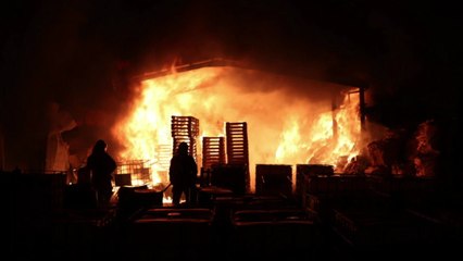 전남 장성 비료공장 창고 불...7천7백만 원 피해 / YTN