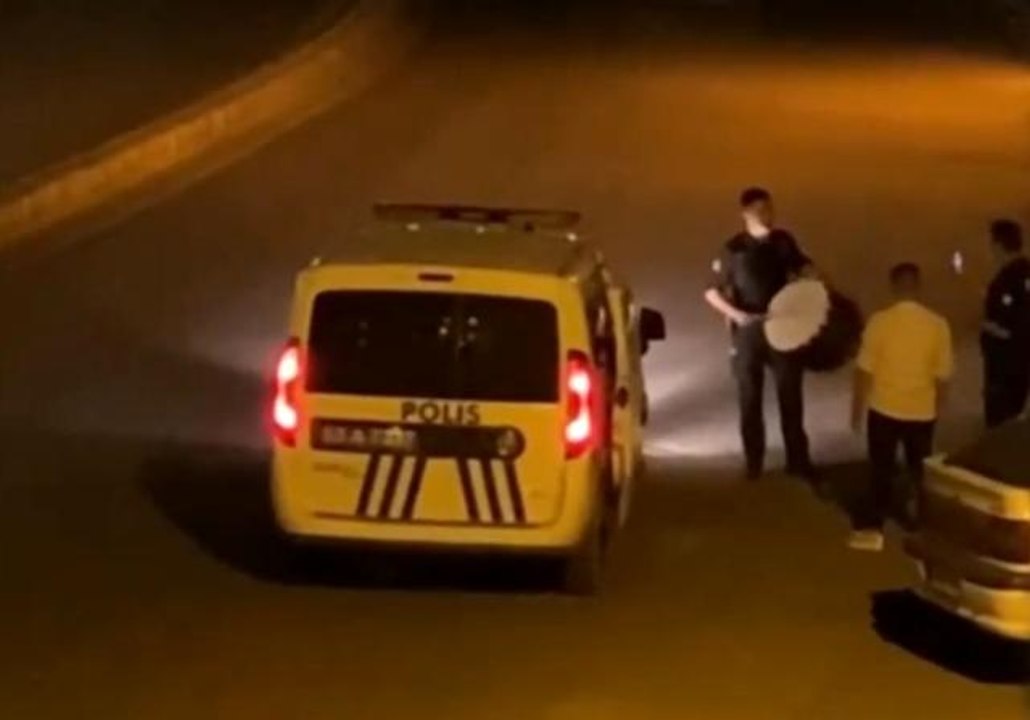 Polis sahurda davul çaldı