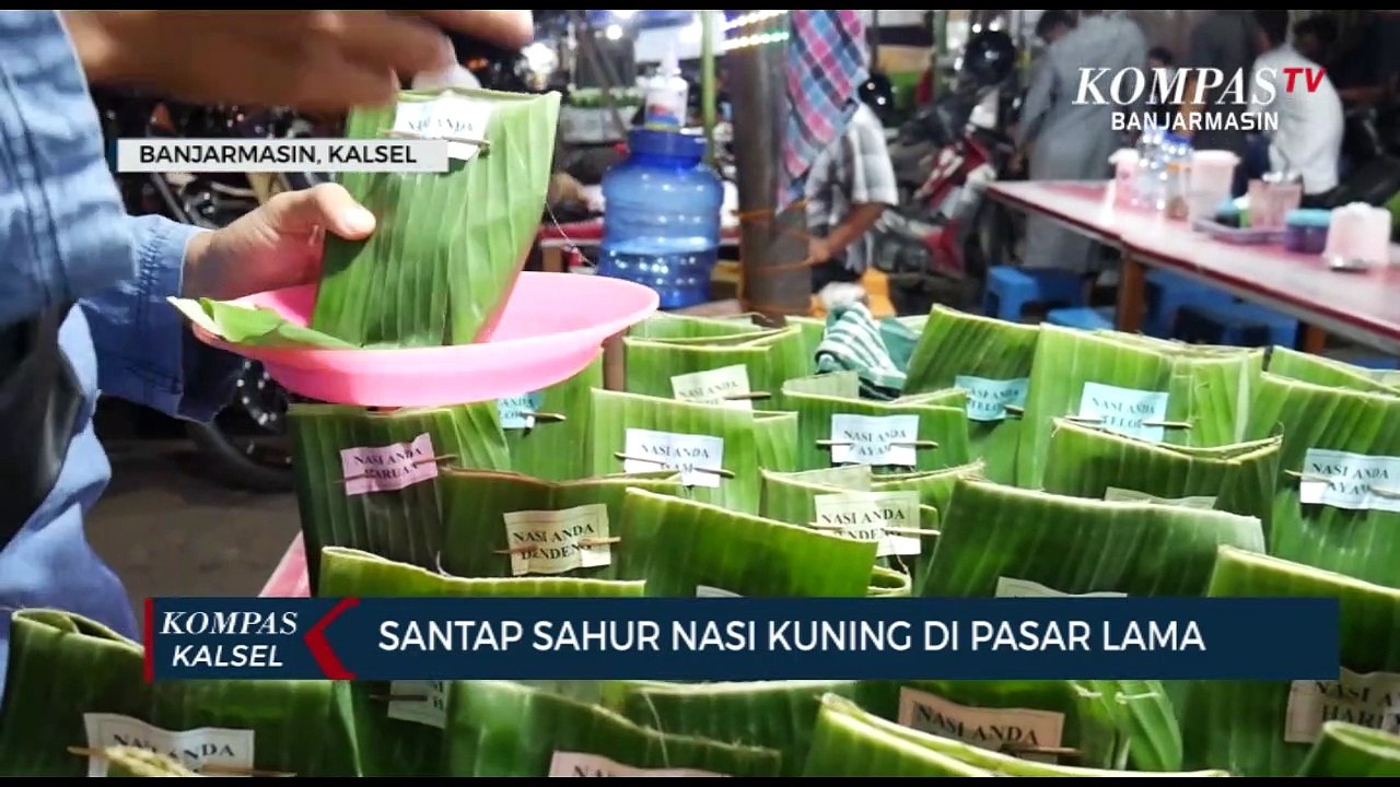 Santap Sahur Menu Tradisional Nasi Kuning Pasar...