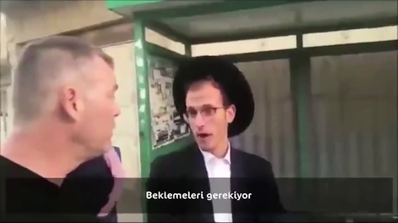 El Halil'de faşist Yahudilere meydan okuyan İngiliz aktivist